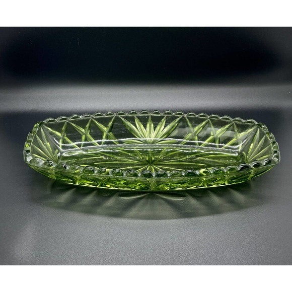 Vintage Cut Glass HAZEL ATLAS Prescut Green Celery Relish Avocado Dish 1960s - Picture 3 of 7